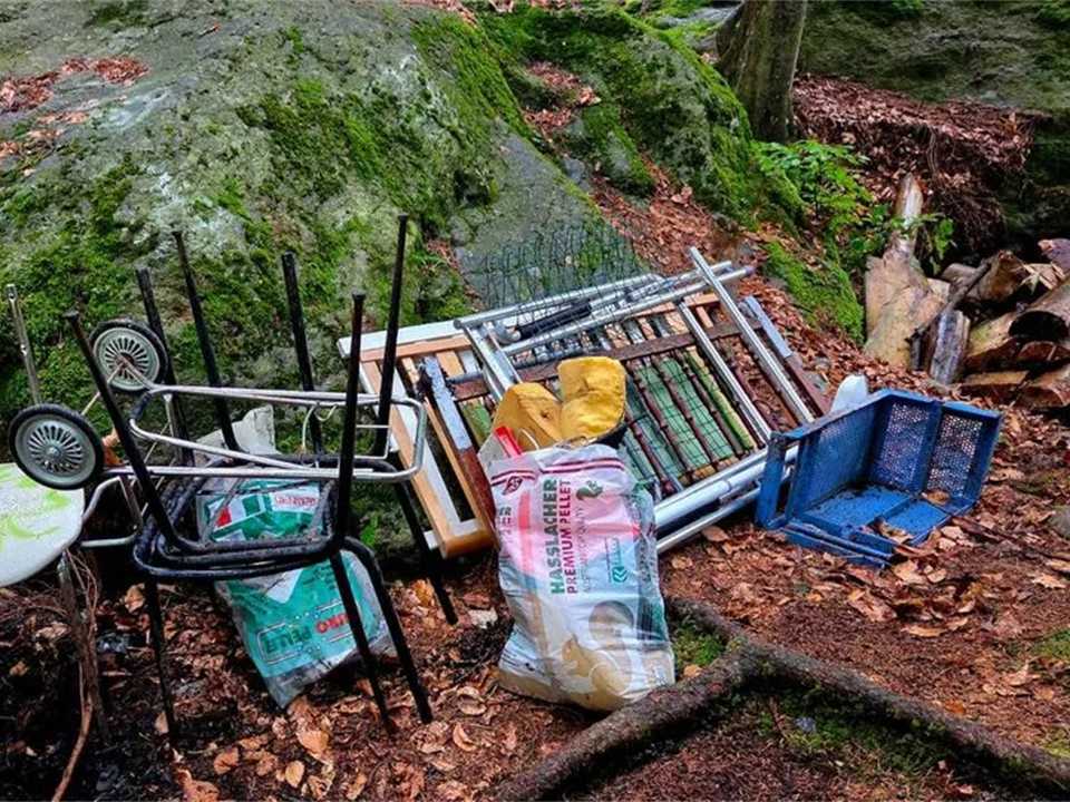 Quanti rifiuti nel paradiso della Val Gerola
